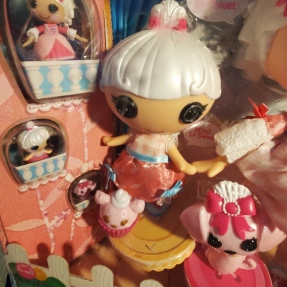 Lalaloopsy Sew royal Princess Party 8 pack, in reuseable Castle, Lalaloopsy - Picture 3 of 5